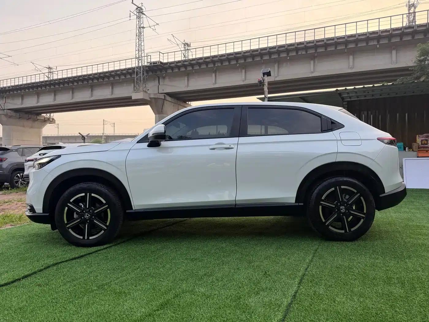 Vezel 2023 1.5L CVT Elite Edition — миниатюра 7
