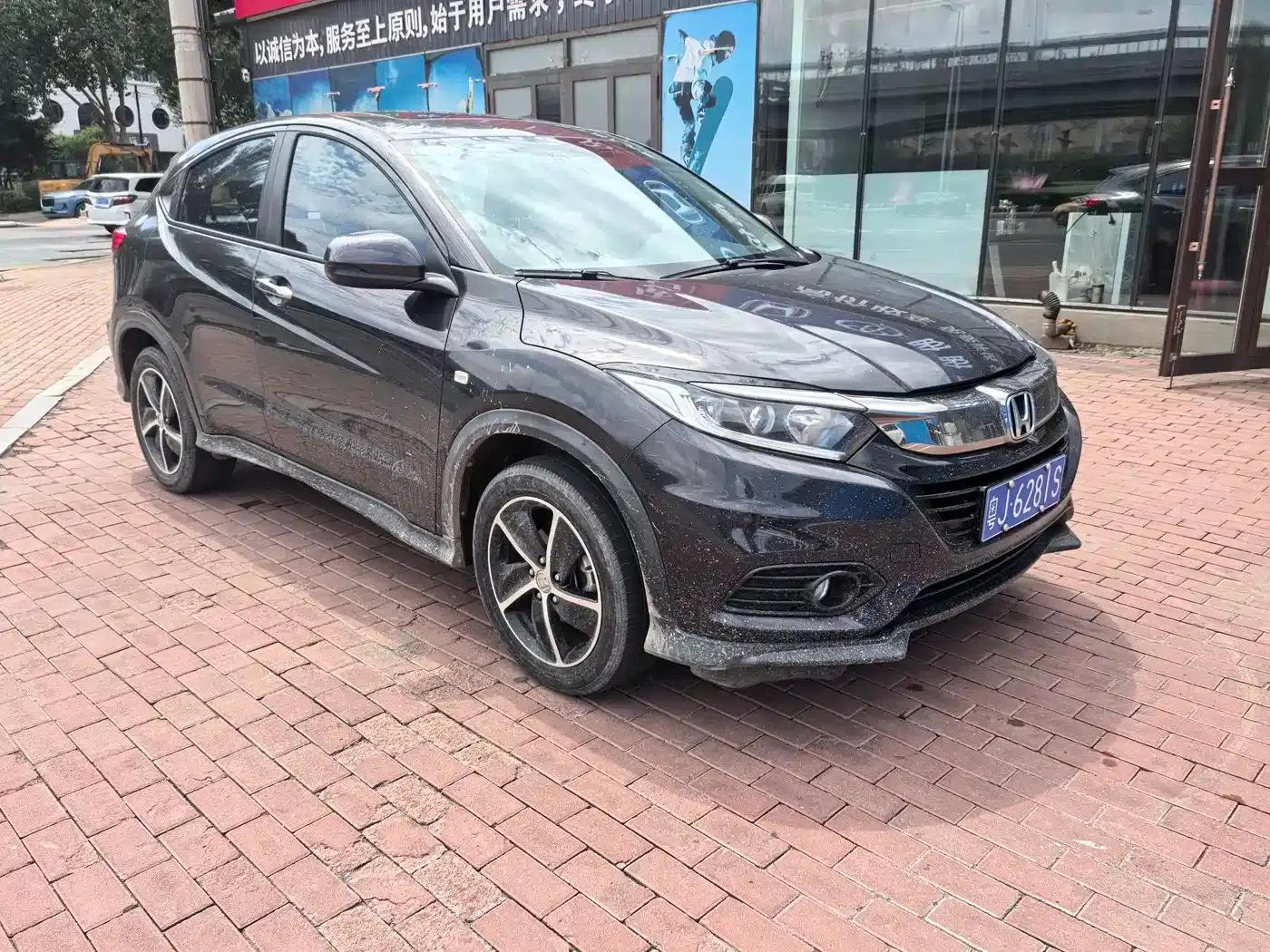 Vezel 2022 1.5L CVT Phantom Night Pioneer Edition — миниатюра 3