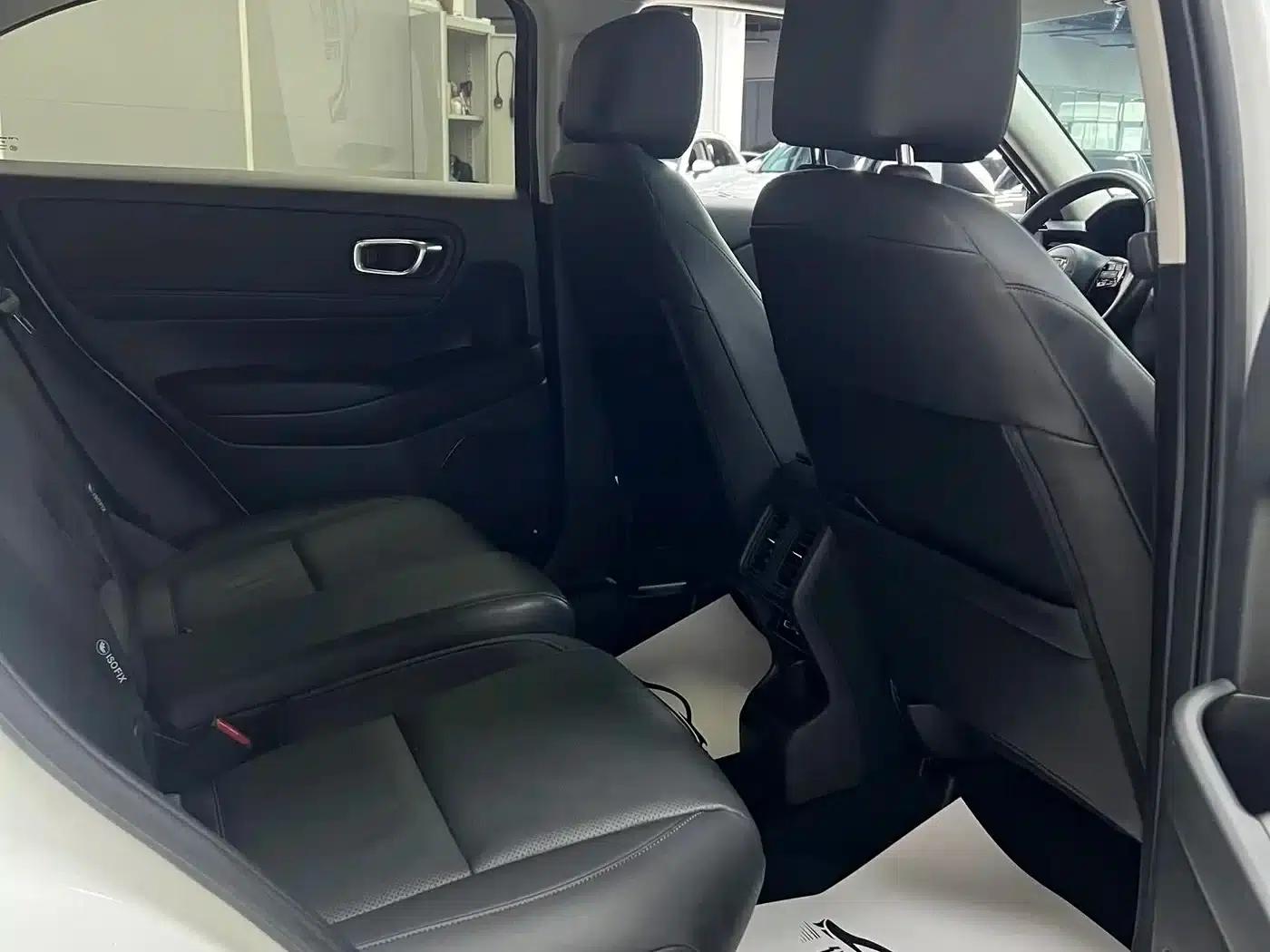 Vezel 2023 1.5L CVT Luxury Edition — миниатюра 4