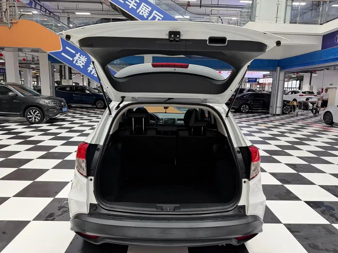 Vezel 2020 1.5L CVT Pioneer Edition — миниатюра 13