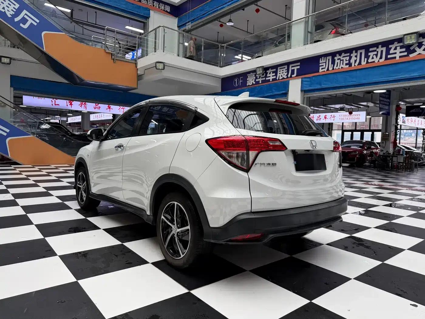Vezel 2020 1.5L CVT Pioneer Edition — миниатюра 14