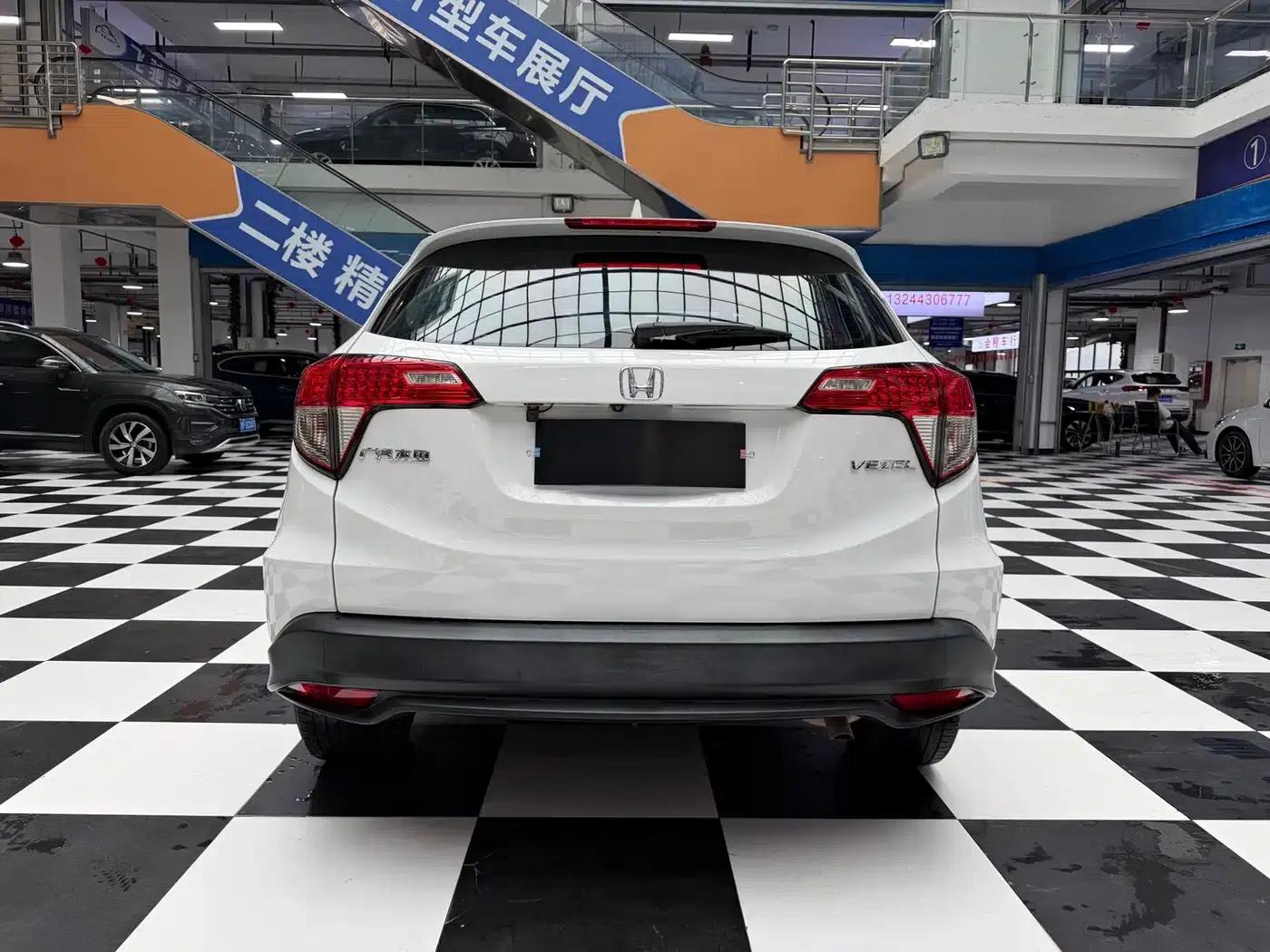 Vezel 2020 1.5L CVT Pioneer Edition — миниатюра 15
