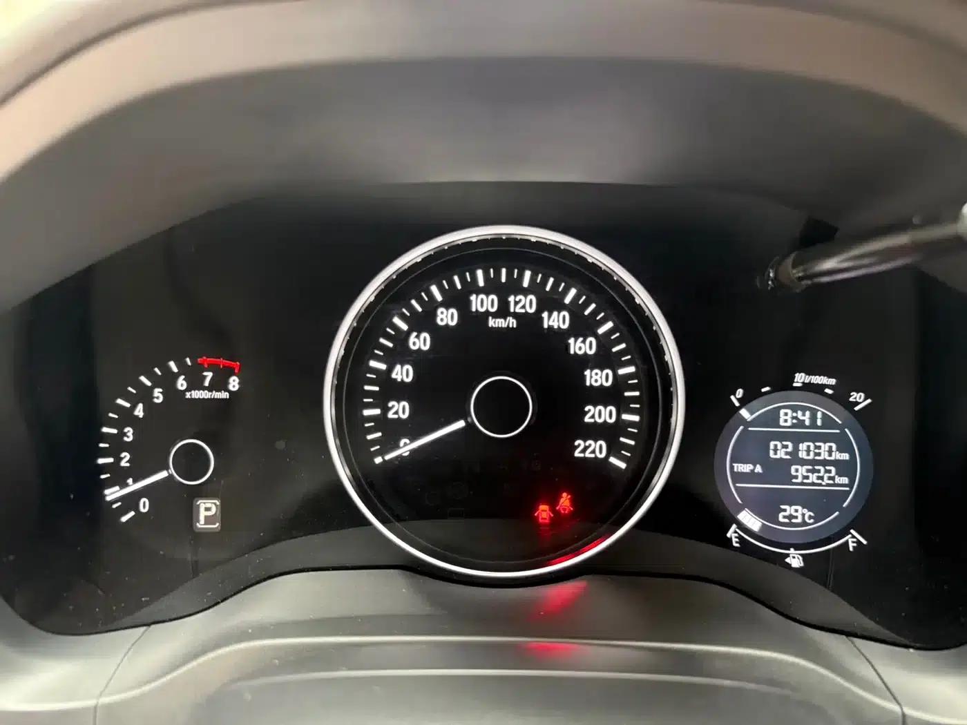 Vezel 2020 1.5L CVT Pioneer Edition — миниатюра 12