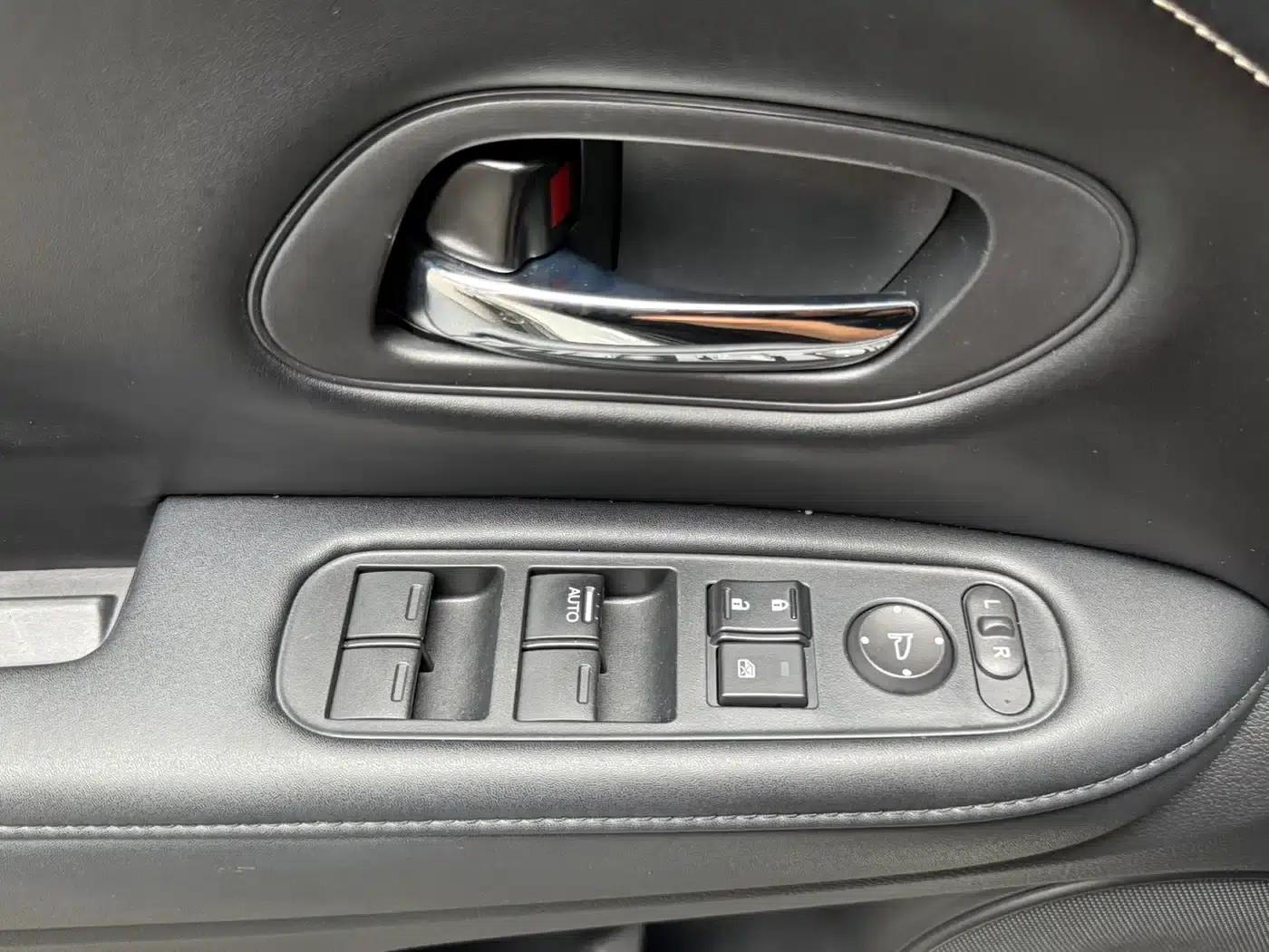 Vezel 2020 1.5L CVT Pioneer Edition — миниатюра 17