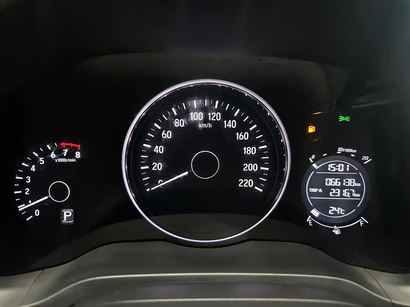 Vezel 2022 1.5L CVT Phantom Night Pioneer Edition — миниатюра 15