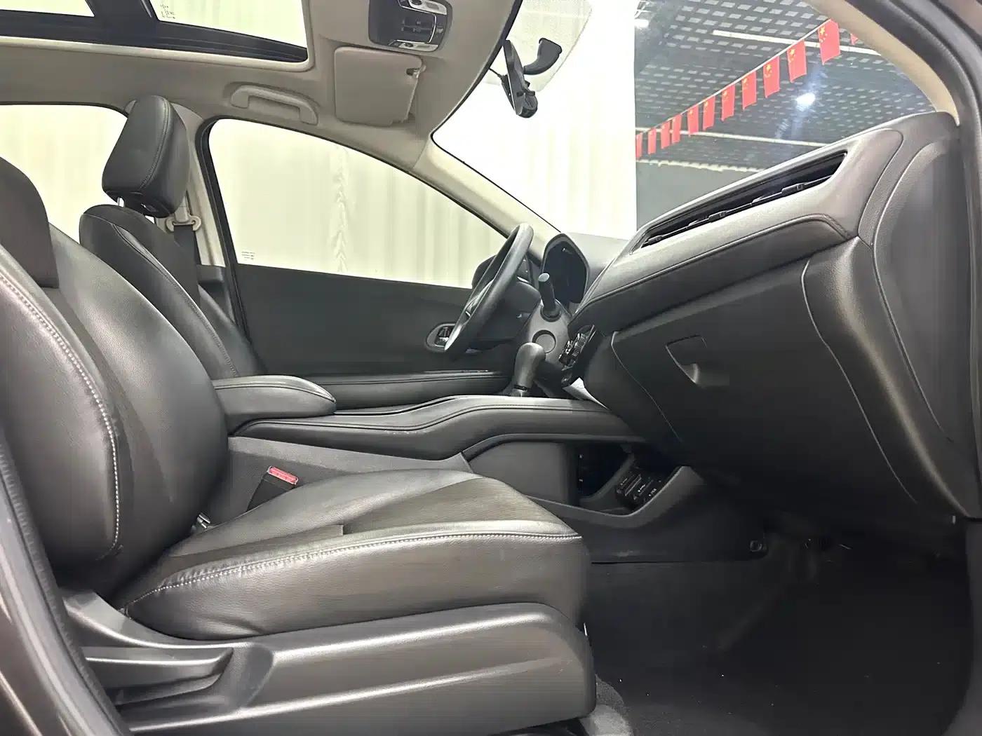Vezel 2022 1.5L CVT Phantom Night Pioneer Edition — миниатюра 10