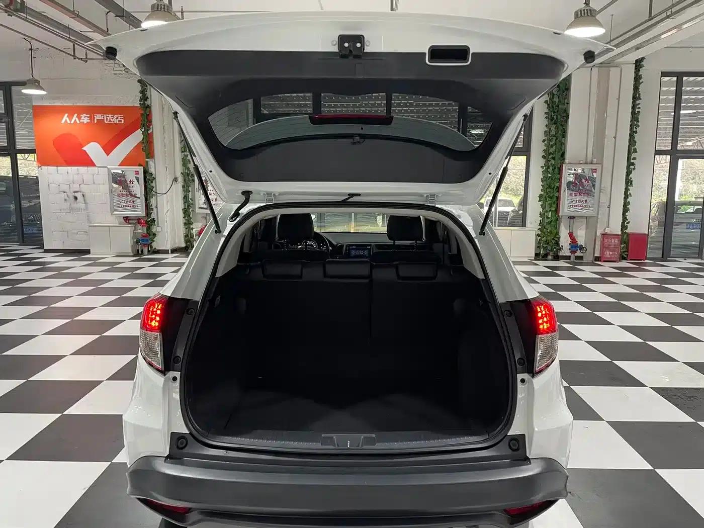 Vezel 2020 1.5L CVT Pioneer Edition — миниатюра 14