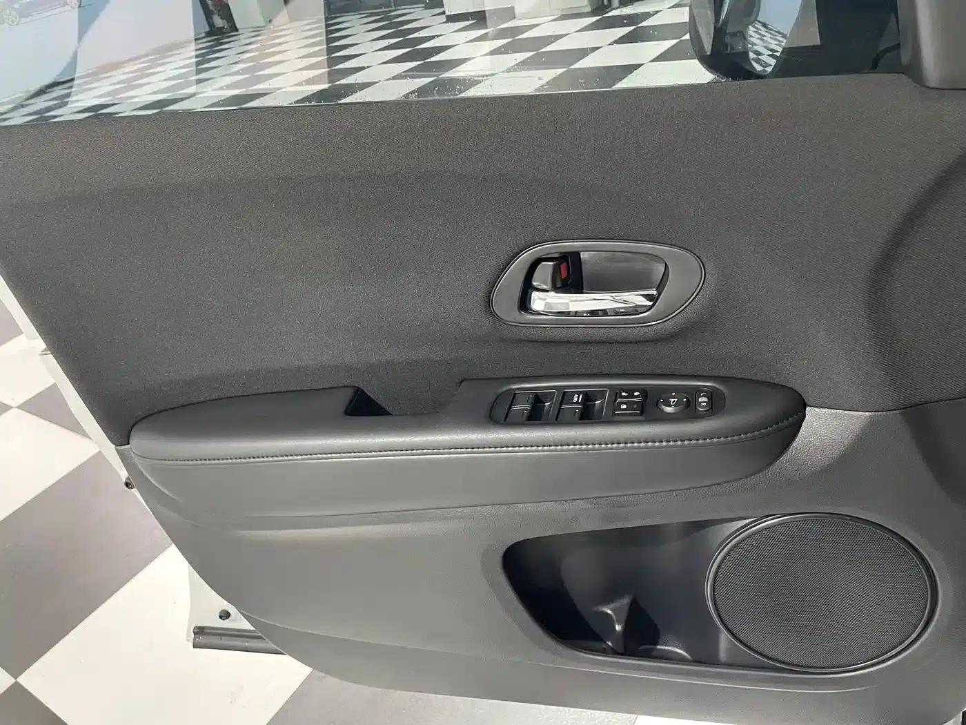 Vezel 2020 1.5L CVT Pioneer Edition — миниатюра 15
