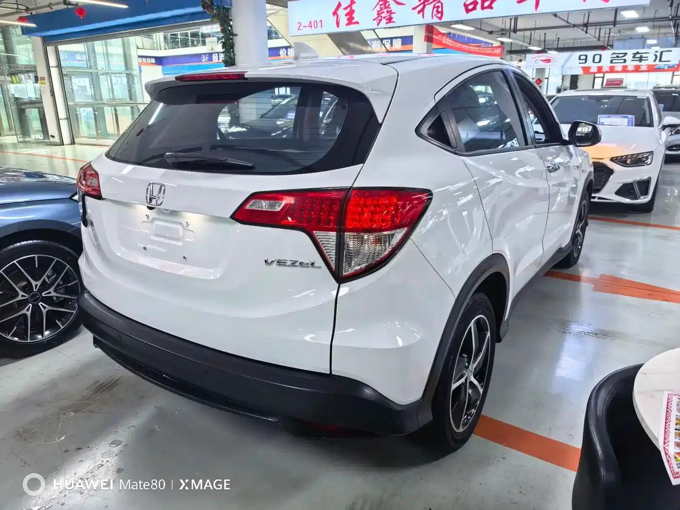 Vezel 2022 1.5L CVT Phantom Night Pioneer Edition — миниатюра 4