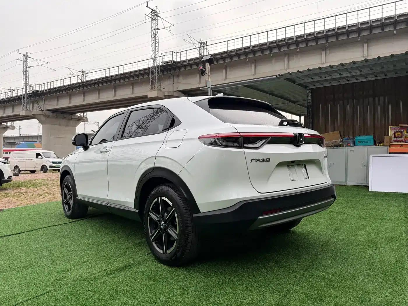 Vezel 2023 1.5L CVT Elite Edition — миниатюра 4