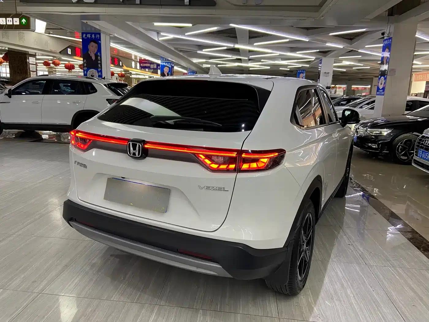 Vezel 2023 1.5L CVT Tech Edition — миниатюра 6