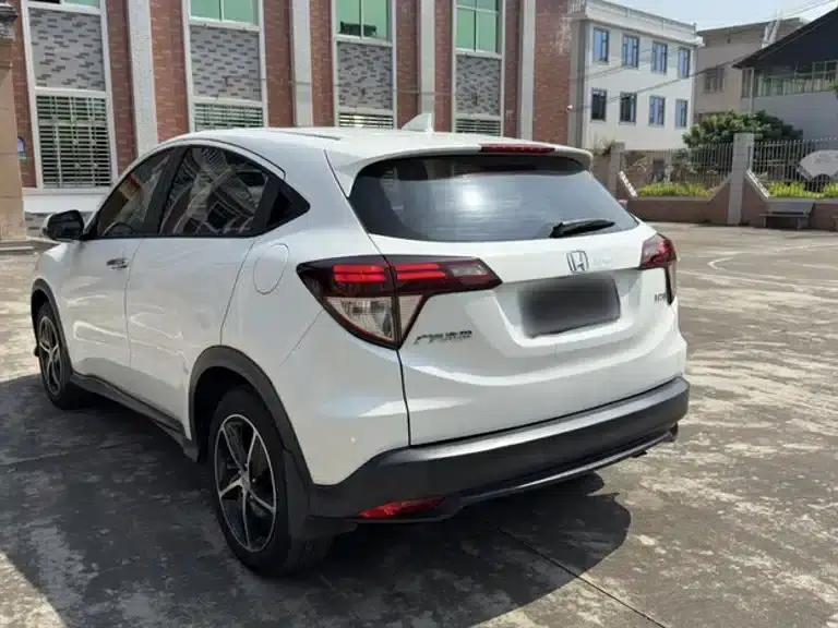 Vezel 2020 1.5L CVT Luxury Edition — миниатюра 16