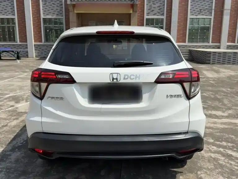 Vezel 2020 1.5L CVT Luxury Edition — миниатюра 18