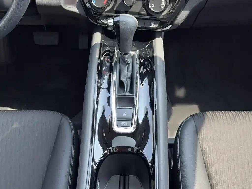 Vezel 2020 1.5L CVT Luxury Edition — миниатюра 4