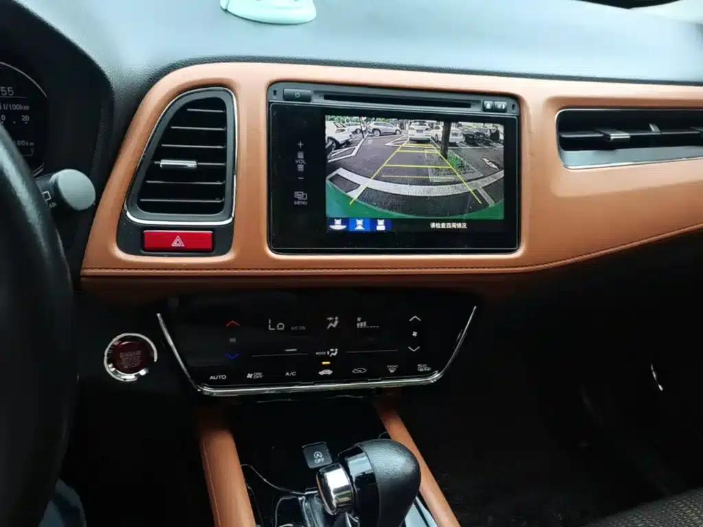 Vezel 2015 1.8L CVT 2WD Luxury — миниатюра 13