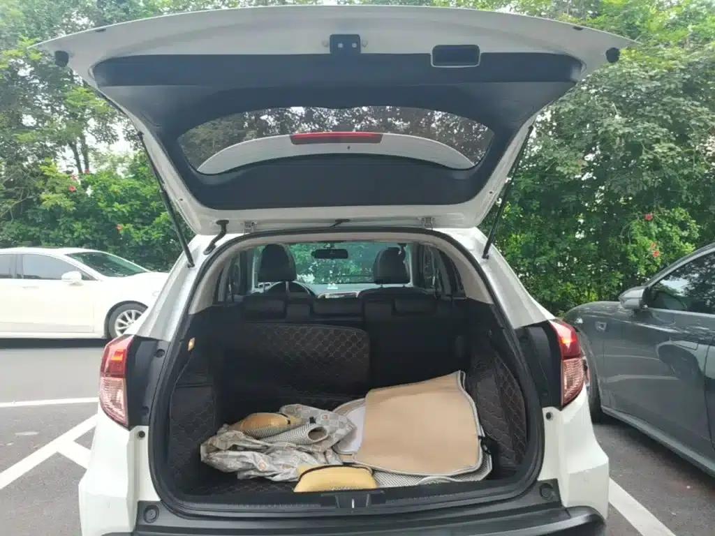 Vezel 2015 1.8L CVT 2WD Luxury — миниатюра 19