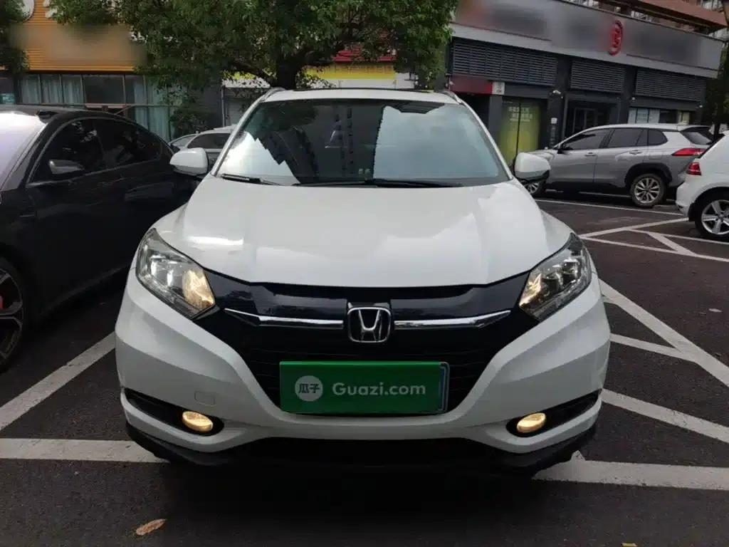 Vezel 2015 1.8L CVT 2WD Luxury — миниатюра 3