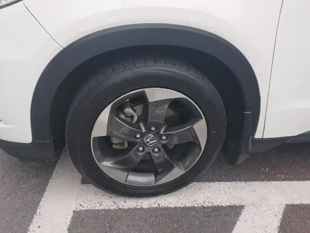 Vezel 2015 1.8L CVT 2WD Luxury — миниатюра 23