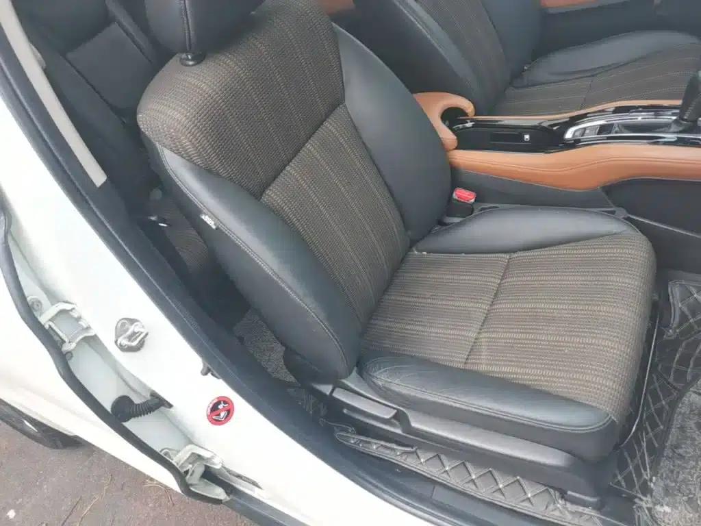 Vezel 2015 1.8L CVT 2WD Luxury — миниатюра 25