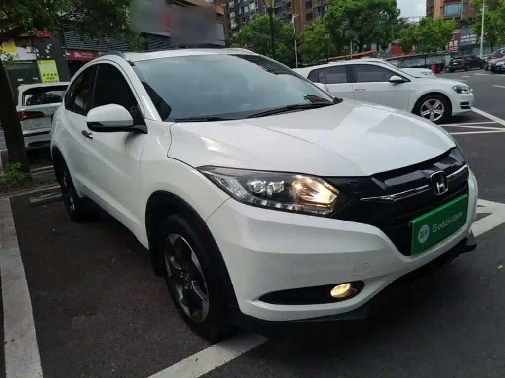 Vezel 2015 1.8L CVT 2WD Luxury — миниатюра 4