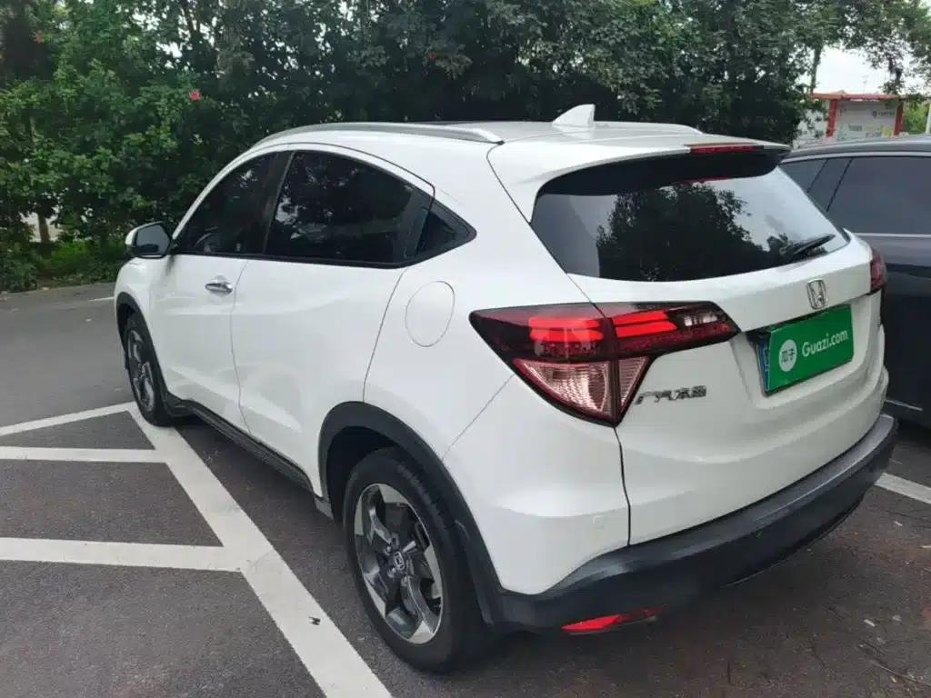 Vezel 2015 1.8L CVT 2WD Luxury — миниатюра 5