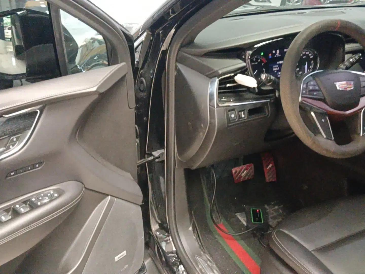 Cadillac XT5 2021 2.0T Two-Wheel Drive Luxury Version — миниатюра 18