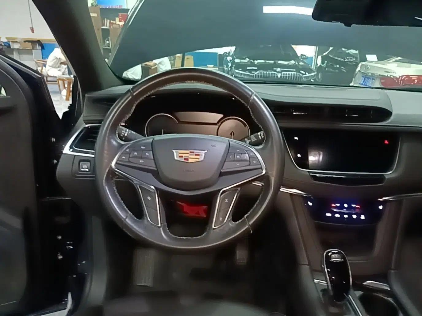Cadillac XT5 2021 2.0T Two-Wheel Drive Luxury Version — миниатюра 13