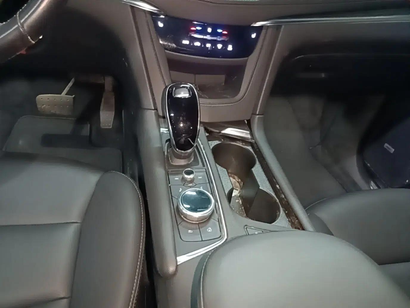 Cadillac XT5 2021 2.0T Two-Wheel Drive Luxury Version — миниатюра 16