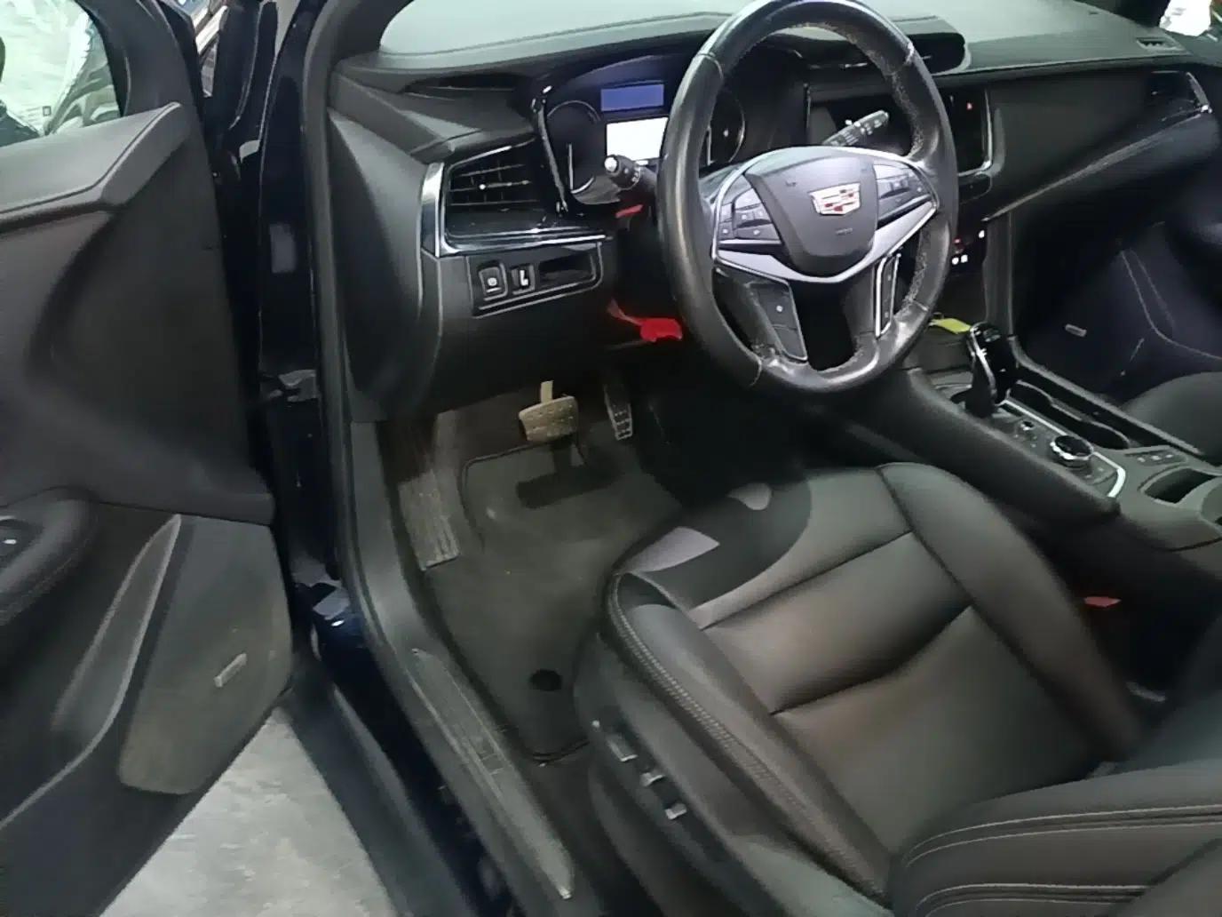 Cadillac XT5 2021 2.0T Two-Wheel Drive Luxury Version — миниатюра 18