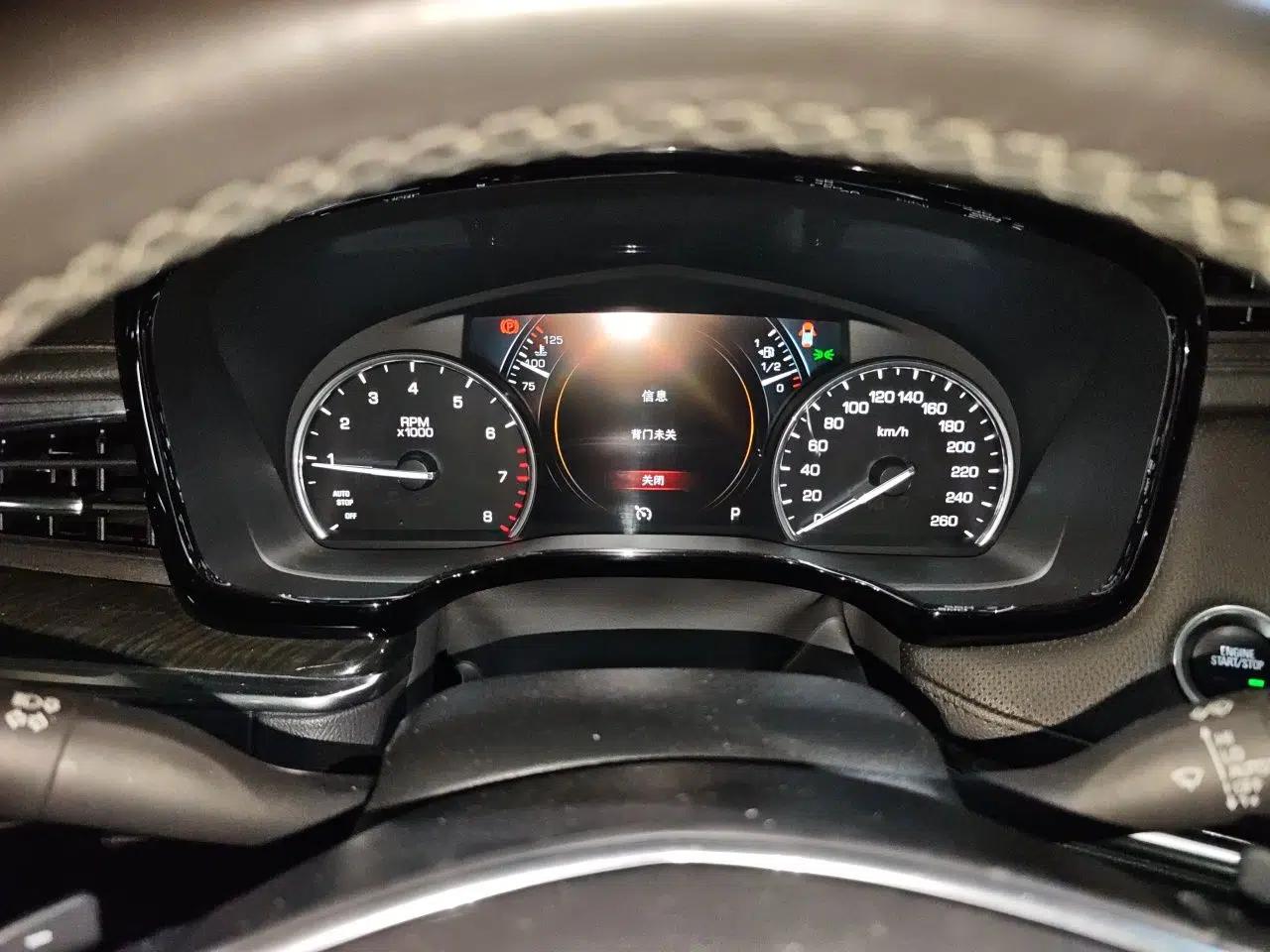 Cadillac XT5 2018 28T Four-Wheel Drive Luxury Model — миниатюра 11