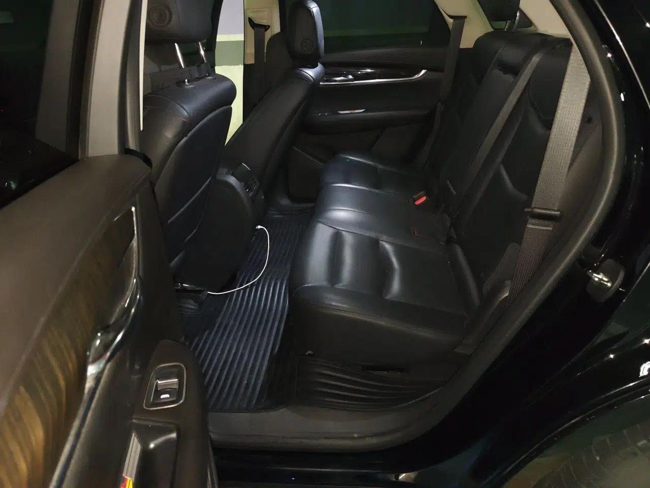 Cadillac XT5 2018 28T Four-Wheel Drive Luxury Model — миниатюра 17