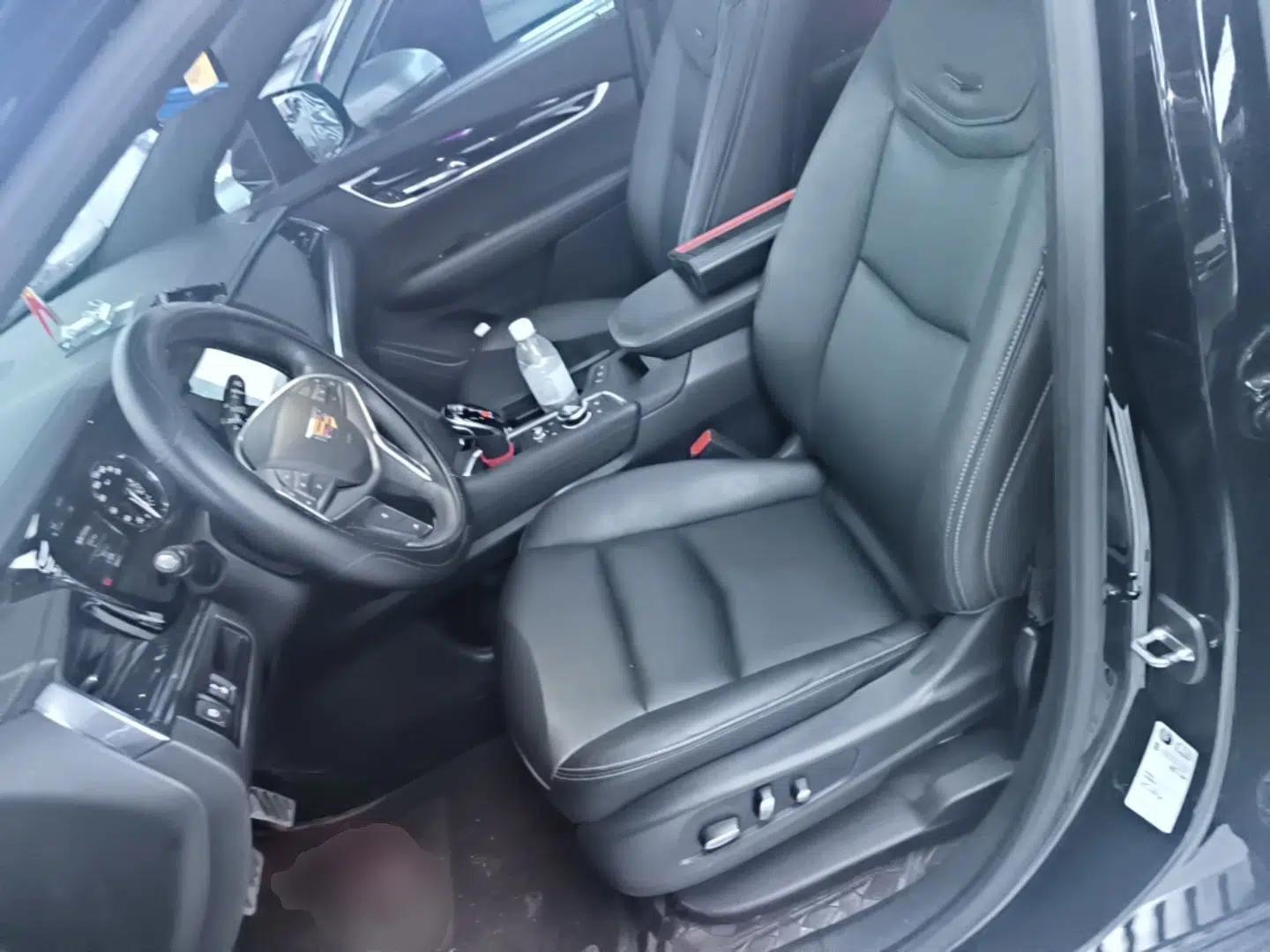 Cadillac XT5 2024 2.0T Two-Wheel Drive Fashion Edition — миниатюра 17