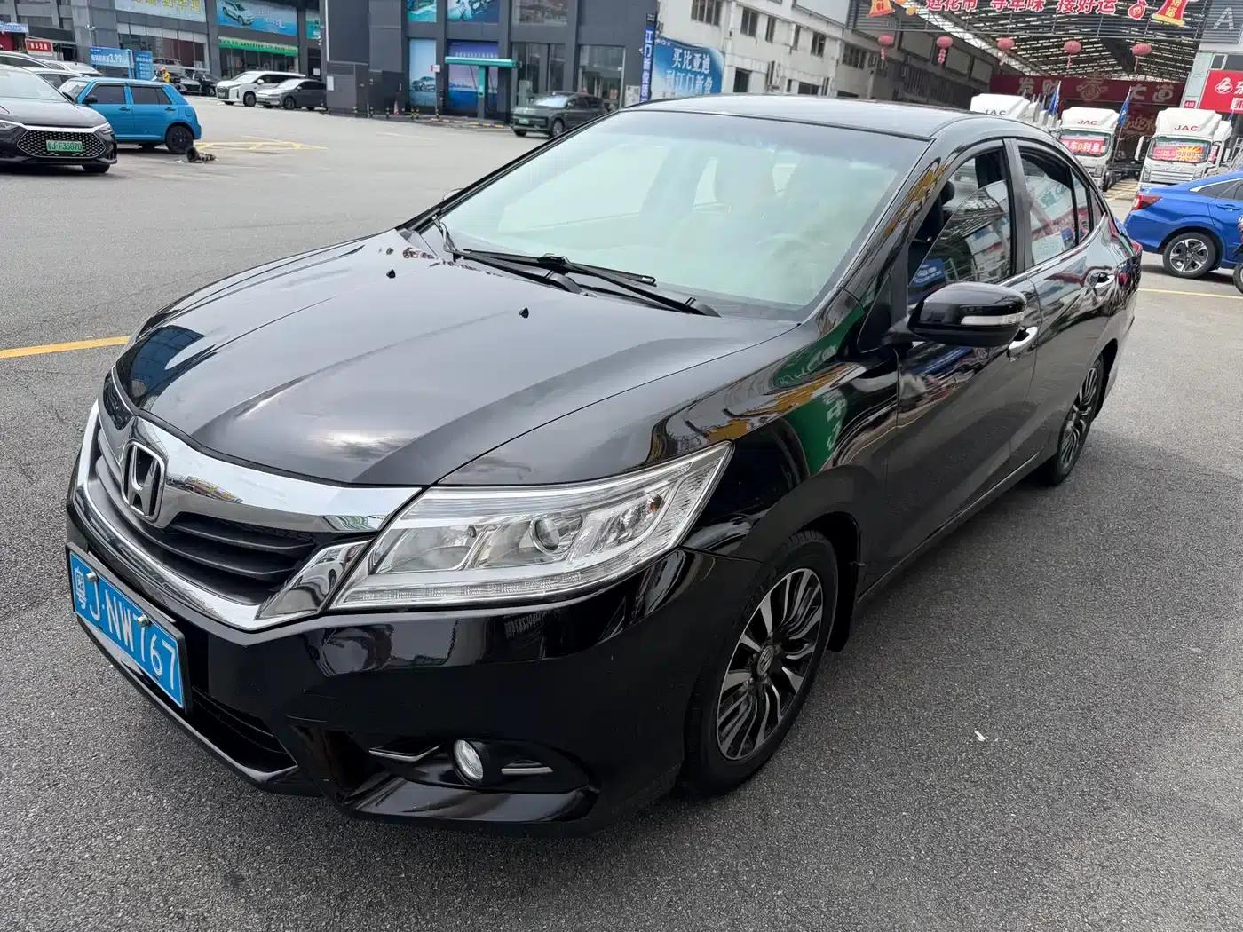 Honda Crider 2015 1.8L Automatic Comfort Edition — миниатюра 1