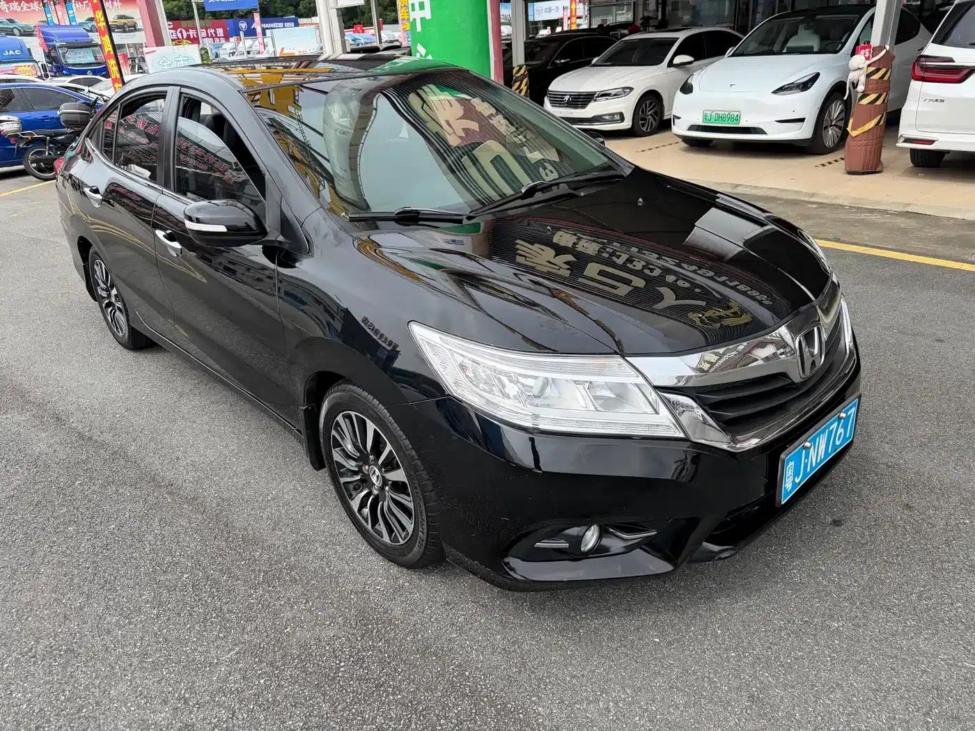 Honda Crider 2015 1.8L Automatic Comfort Edition — миниатюра 2