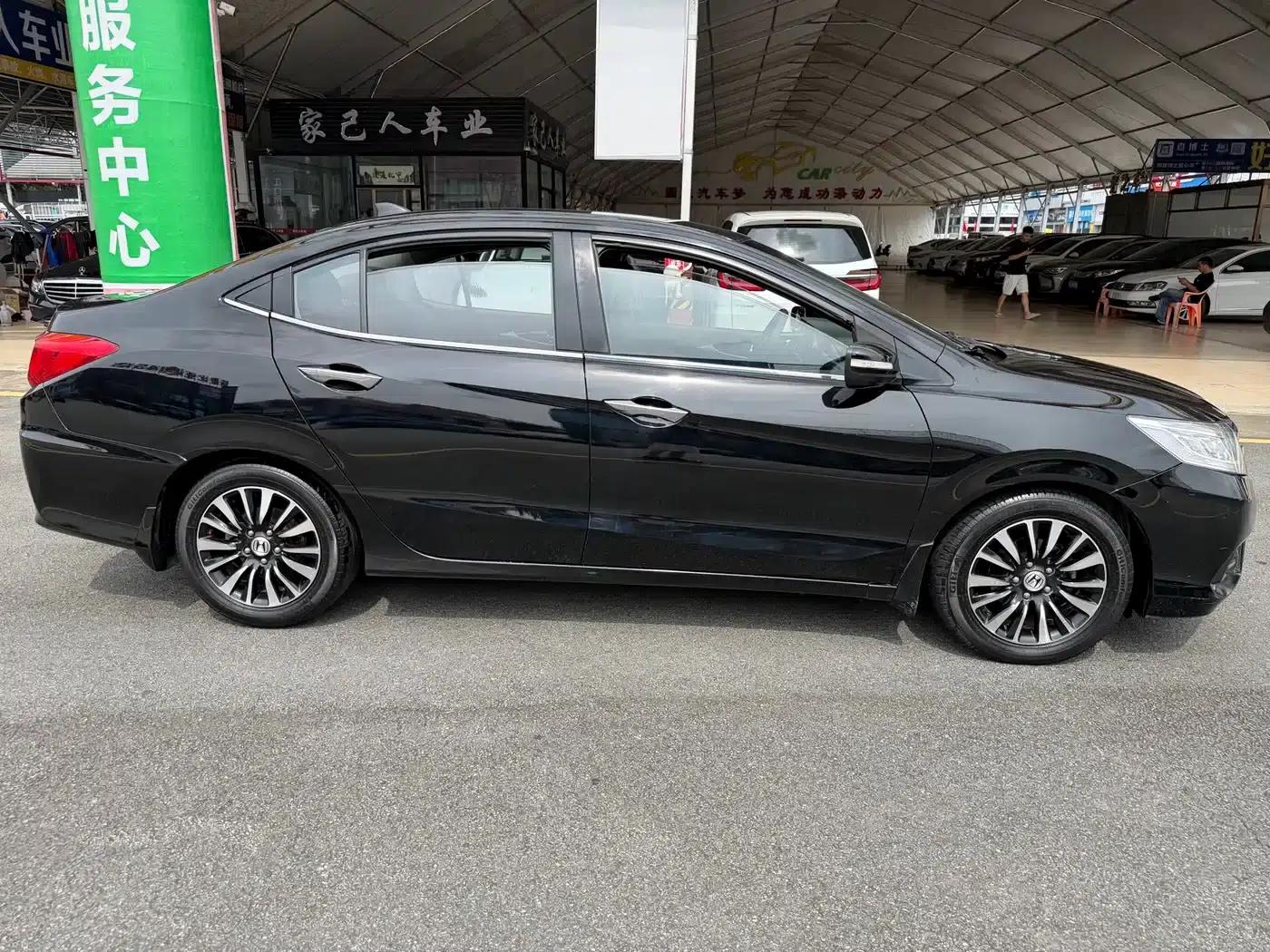 Honda Crider 2015 1.8L Automatic Comfort Edition — миниатюра 13