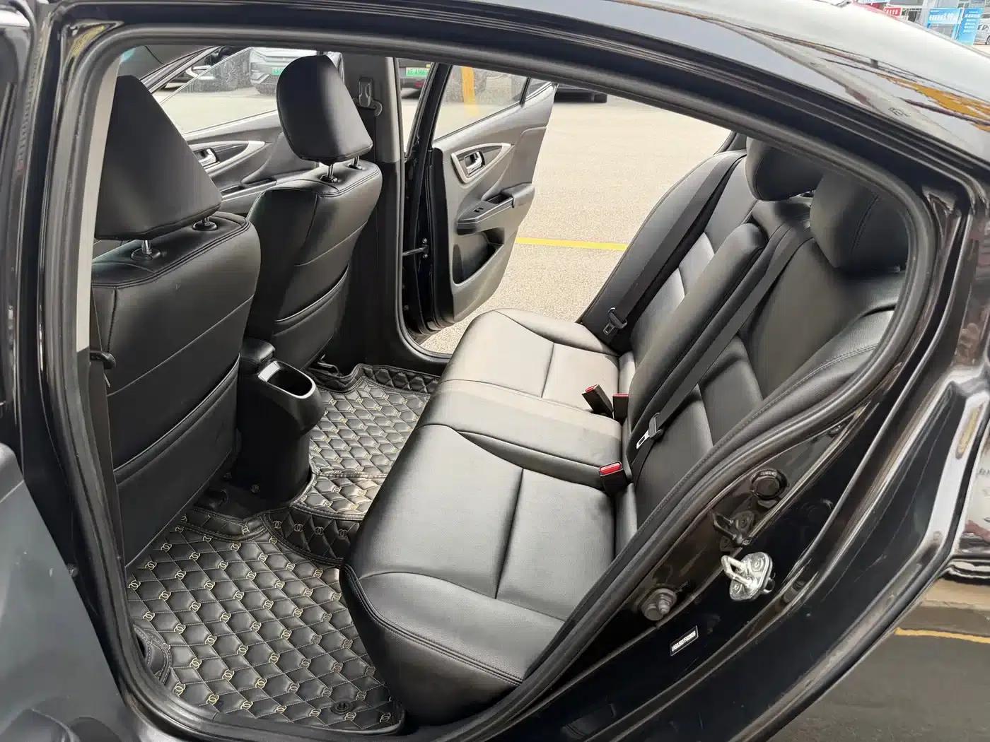 Honda Crider 2015 1.8L Automatic Comfort Edition — миниатюра 16