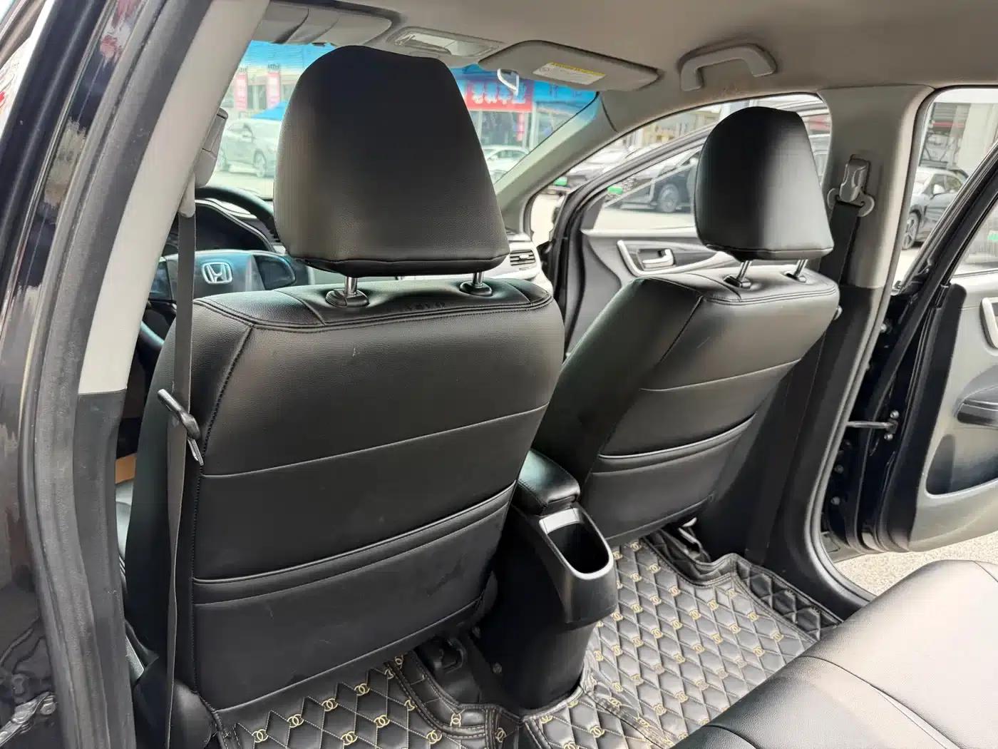 Honda Crider 2015 1.8L Automatic Comfort Edition — миниатюра 21