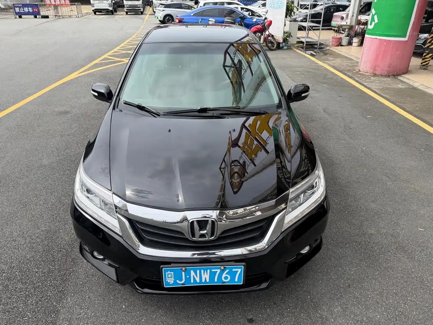 Honda Crider 2015 1.8L Automatic Comfort Edition — миниатюра 4