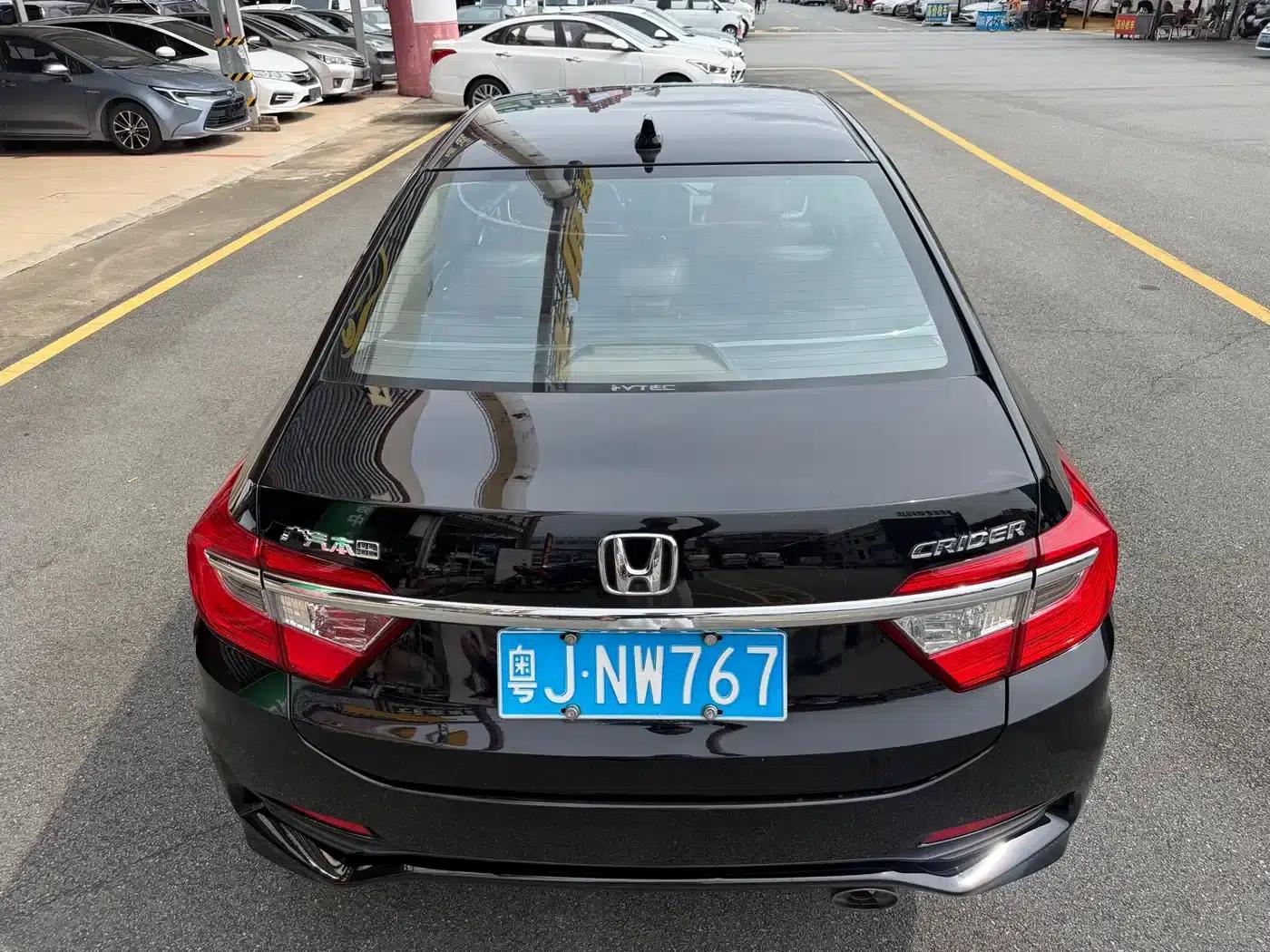 Honda Crider 2015 1.8L Automatic Comfort Edition — миниатюра 9