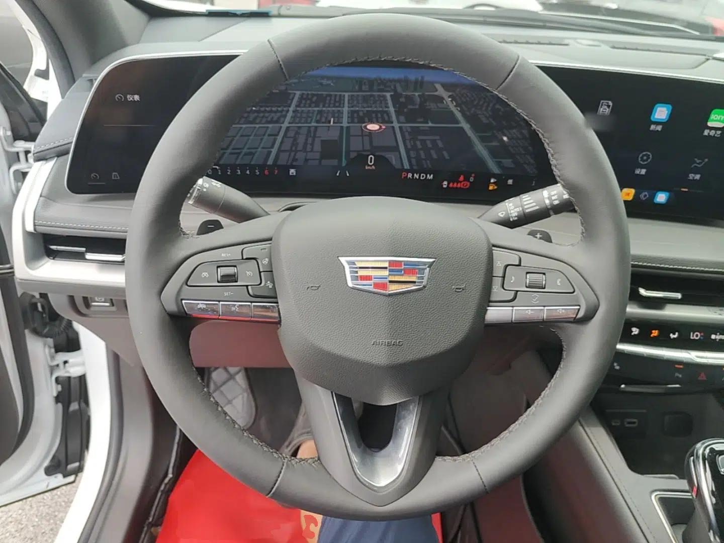 Cadillac XT4 2024 28T Two-Wheel-Drive Luxury Version — миниатюра 13