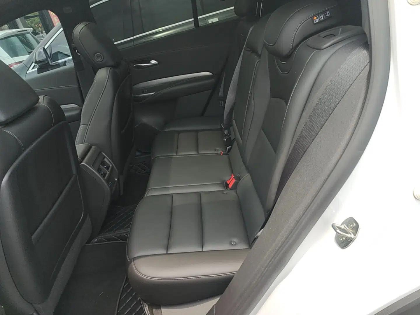 Cadillac XT4 2024 28T Two-Wheel-Drive Luxury Version — миниатюра 20