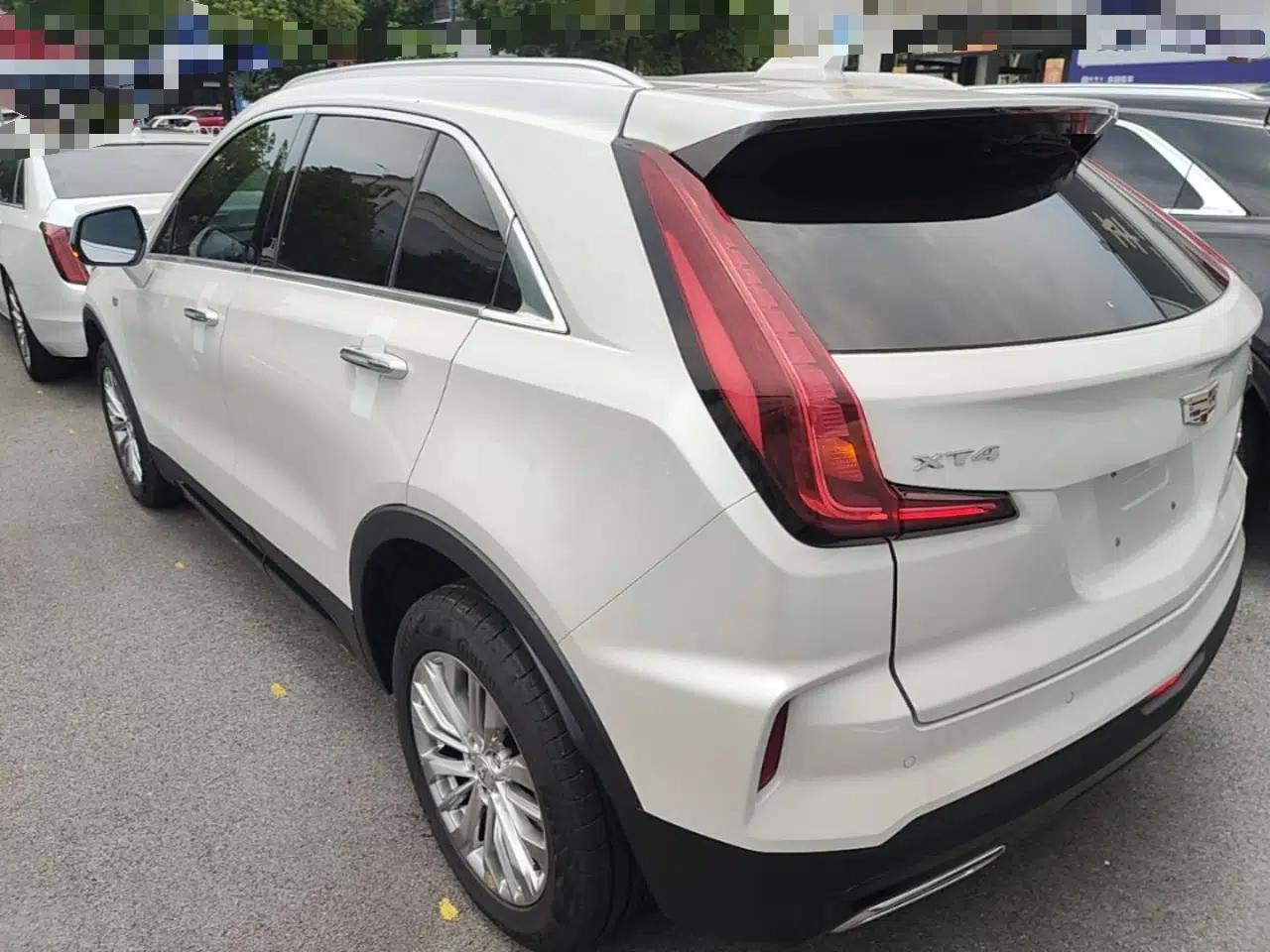 Cadillac XT4 2024 28T Two-Wheel-Drive Luxury Version — миниатюра 4