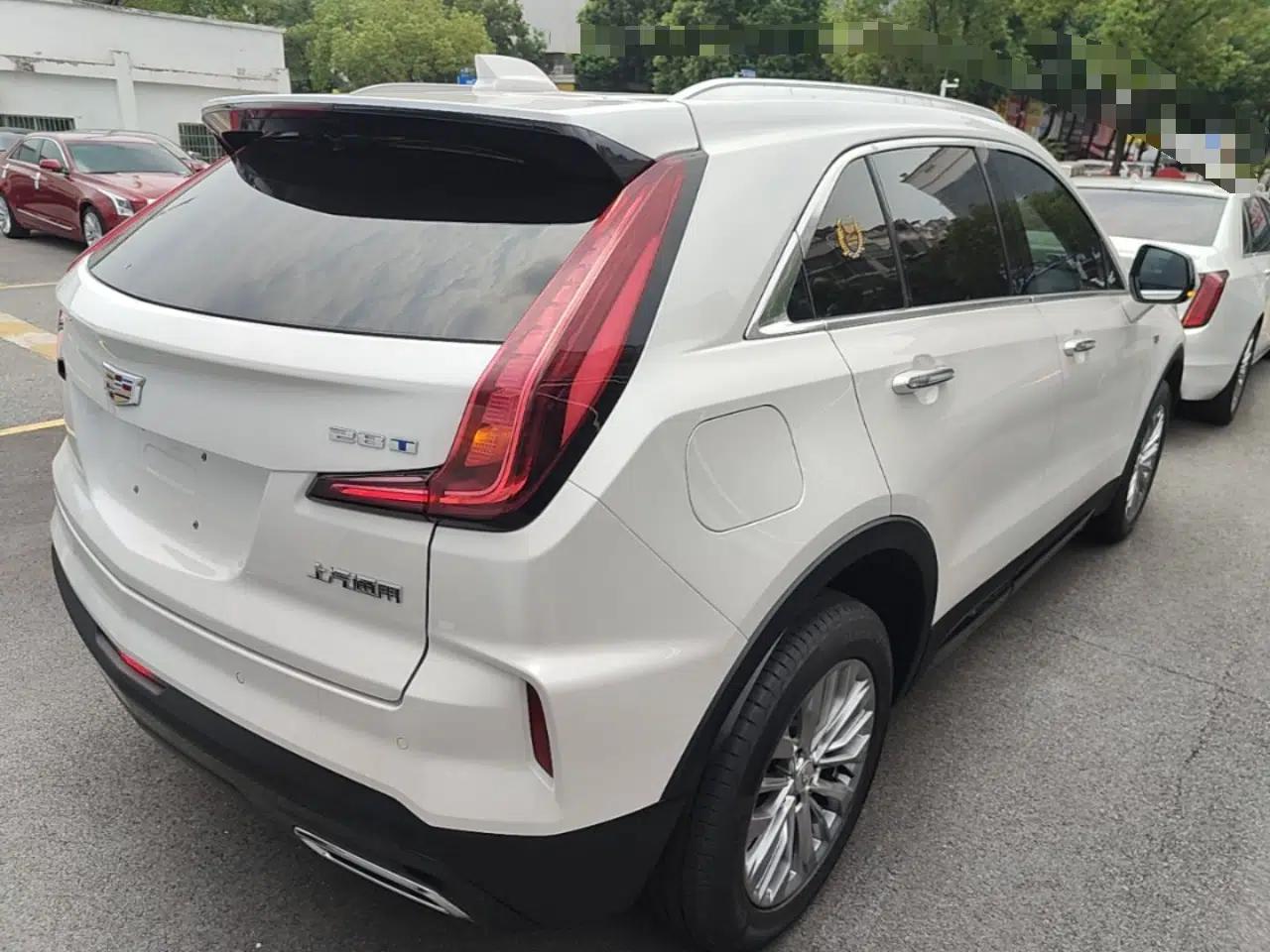 Cadillac XT4 2024 28T Two-Wheel-Drive Luxury Version — миниатюра 6