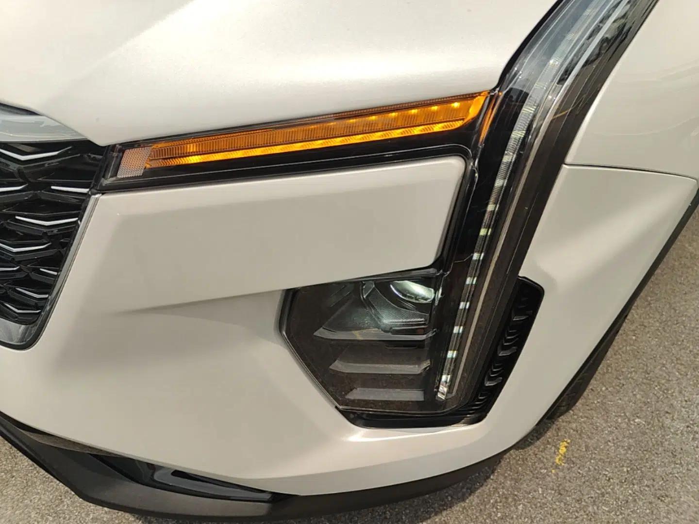 Cadillac XT4 2024 28T Two-Wheel-Drive Luxury Version — миниатюра 8