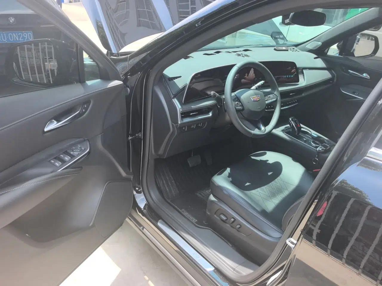 Cadillac XT4 2026 Model 28T Luxury Version — миниатюра 16