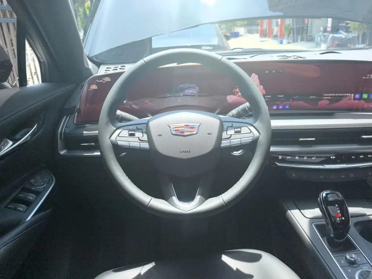 Cadillac XT4 2026 Model 28T Luxury Version — миниатюра 10