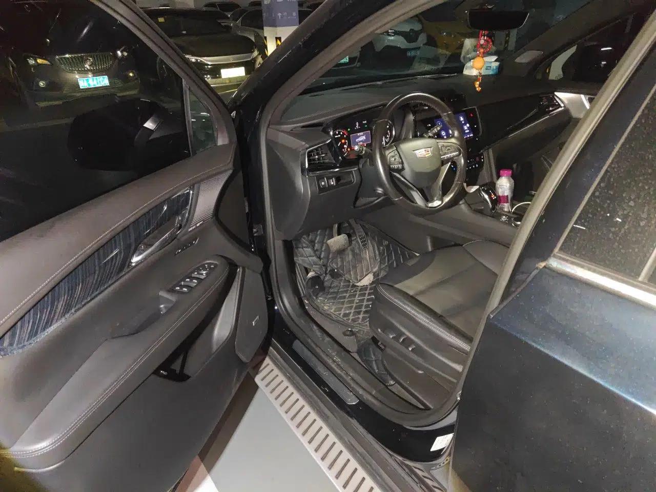 Cadillac XT6 2022 2.0T Six-Seater Four-Wheel Drive Luxury Version — миниатюра 16