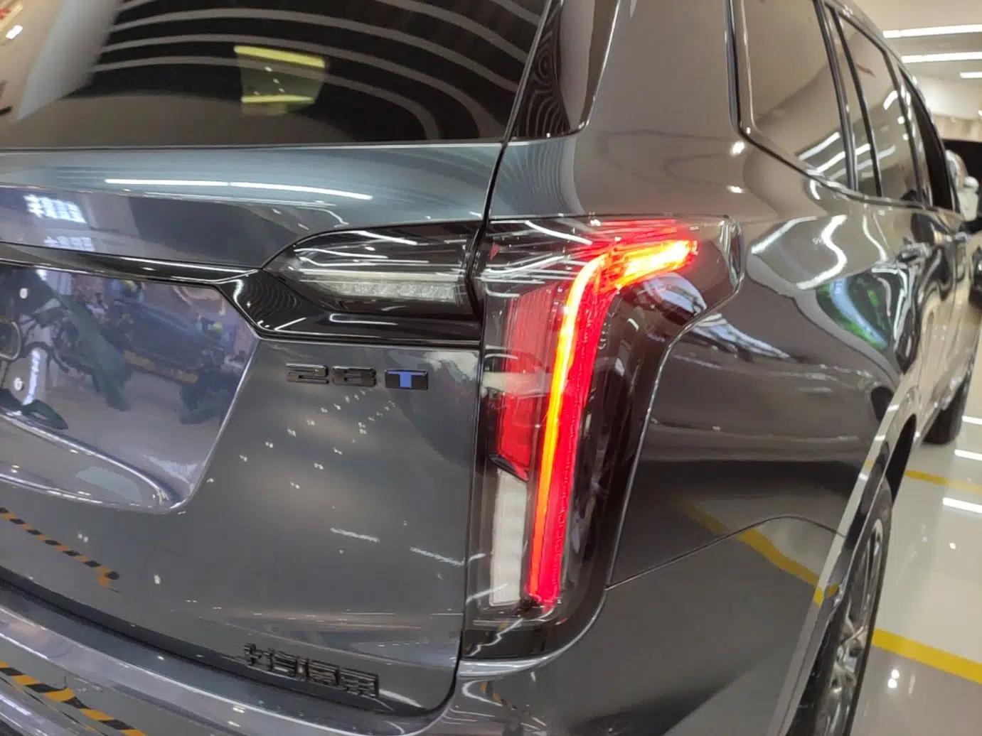 Cadillac XT6 2025 2.0T Six-Seater All-Wheel-Drive Prestige Executive Black Label Version — миниатюра 14