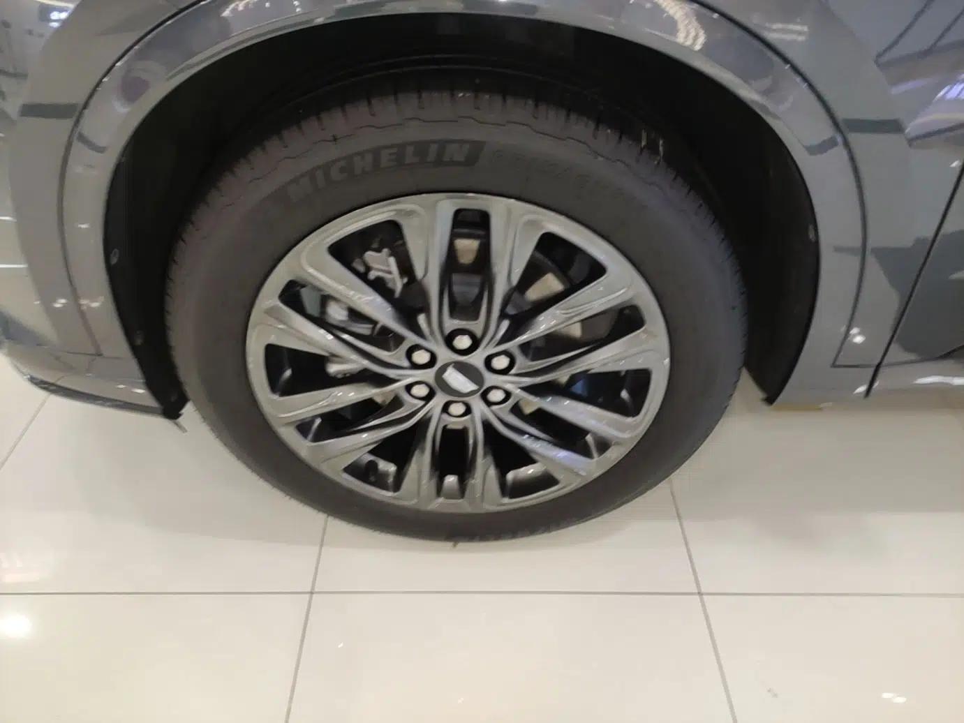 Cadillac XT6 2025 2.0T Six-Seater All-Wheel-Drive Prestige Executive Black Label Version — миниатюра 15