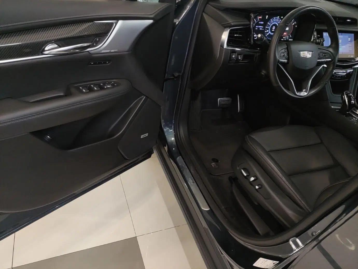 Cadillac XT6 2025 2.0T Six-Seater All-Wheel-Drive Prestige Executive Black Label Version — миниатюра 23